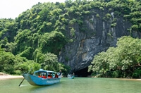 Thuyền Phong Nha